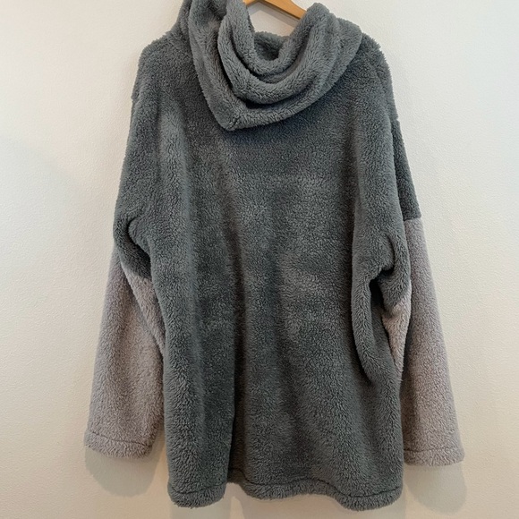 Teddy Bear Gray Hoodie - Picture 8 of 12